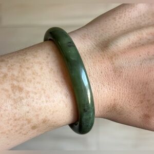 Vintage Green Nephrite Jade Bangle Bracelet Size 7”